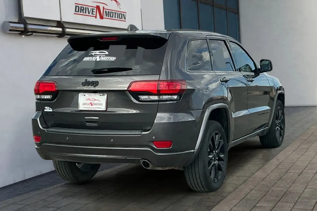More photos of 2020 Jeep Grand Cherokee Altitude Sport Utility 4D at Drive N-Motion Rio Rancho, NM