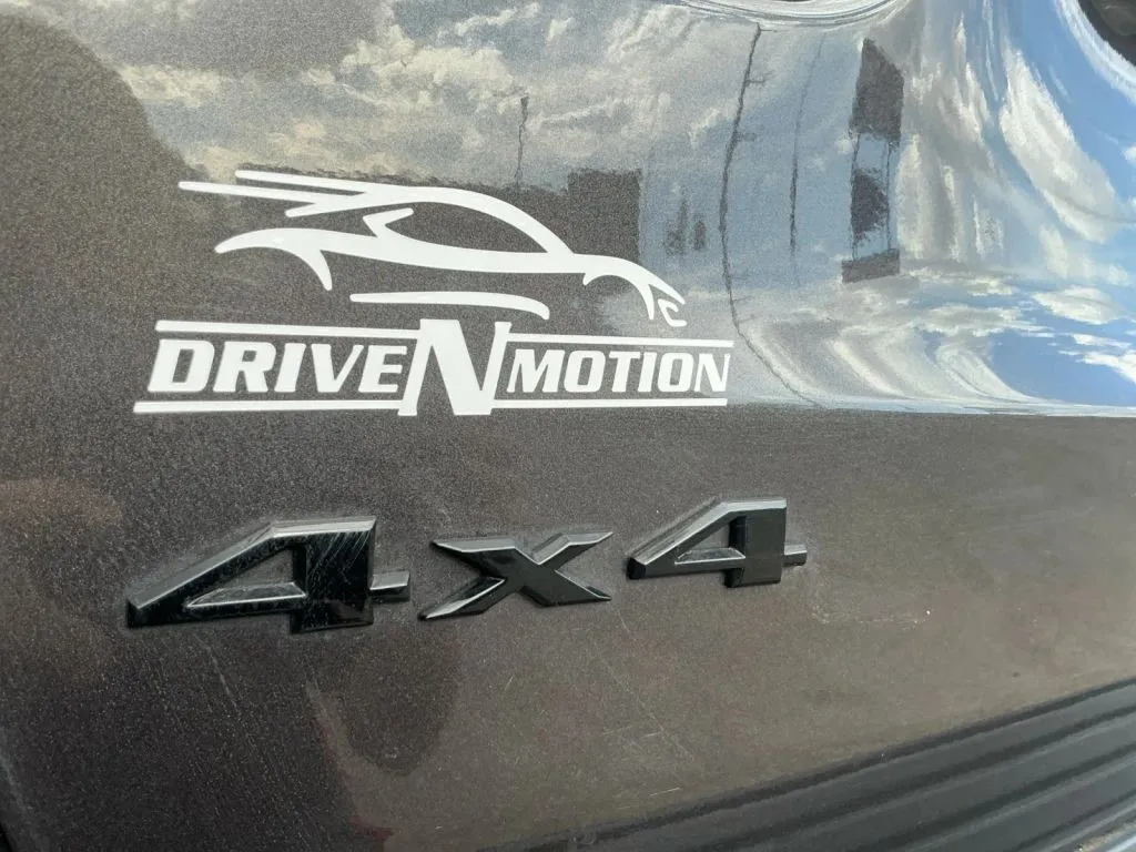 Jeep Grand Cherokee photo 19