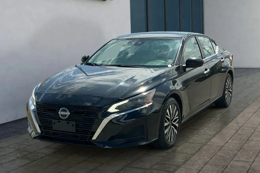 Nissan Altima photo 7
