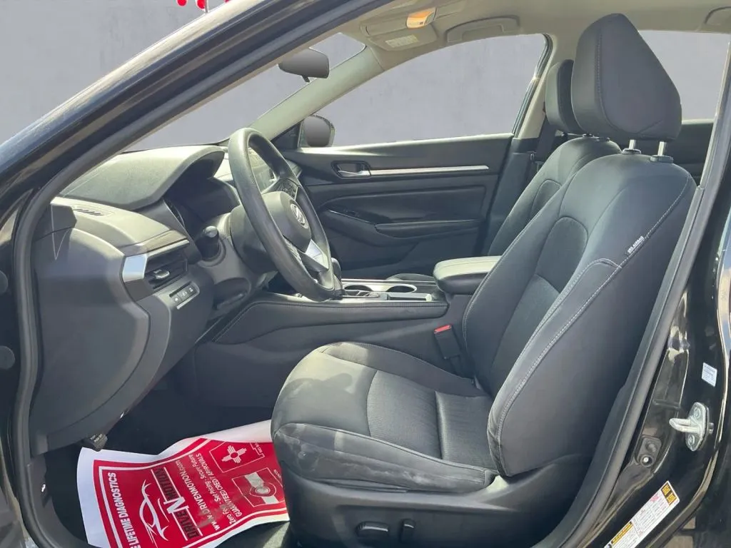 Nissan Altima photo 12