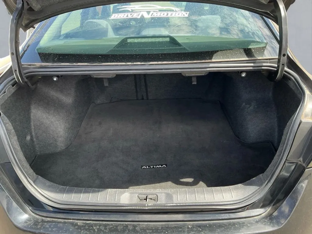 Nissan Altima photo 19
