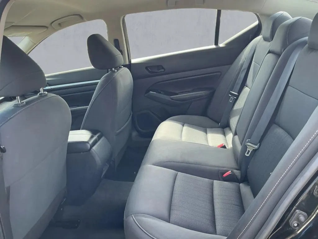 Nissan Altima photo 14