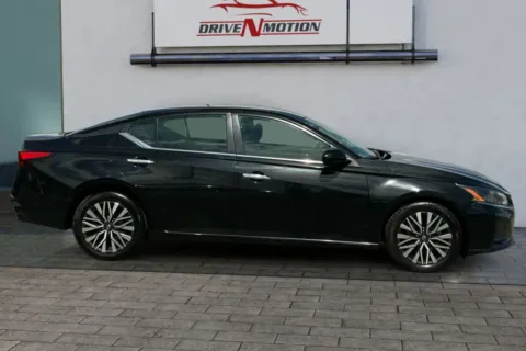 Another view of 2023 Nissan Altima 2.5 SV Sedan 4D for sale in Rio Rancho, NM at Drive N-Motion Rio Rancho