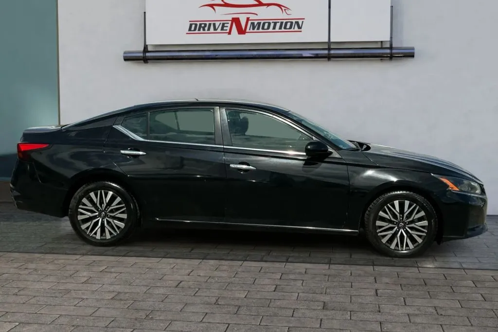 Another view of 2023 Nissan Altima 2.5 SV Sedan 4D for sale in Rio Rancho, NM at Drive N-Motion Rio Rancho