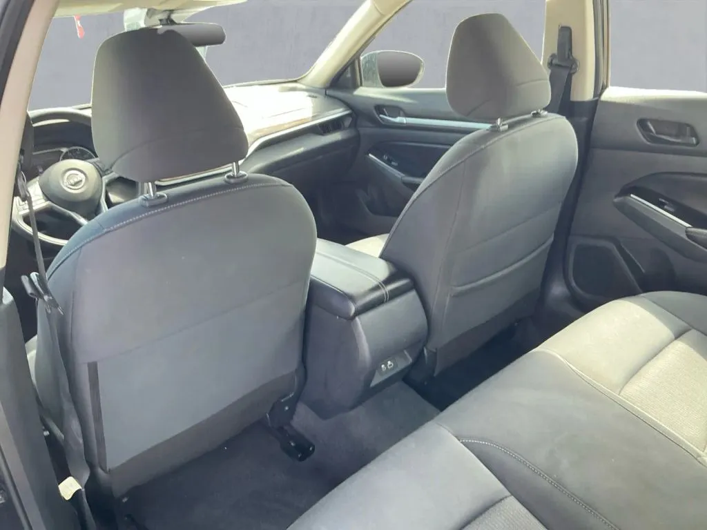 Nissan Altima photo 15