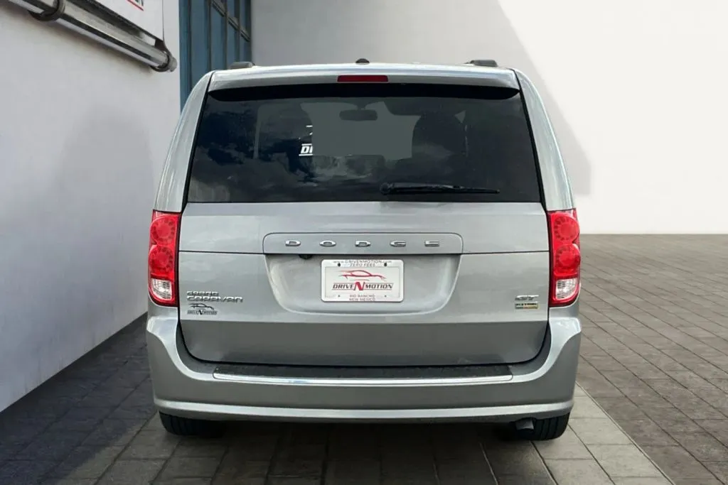More photos of 2017 Dodge Grand Caravan Passenger GT Minivan 4D at Drive N-Motion Rio Rancho, NM