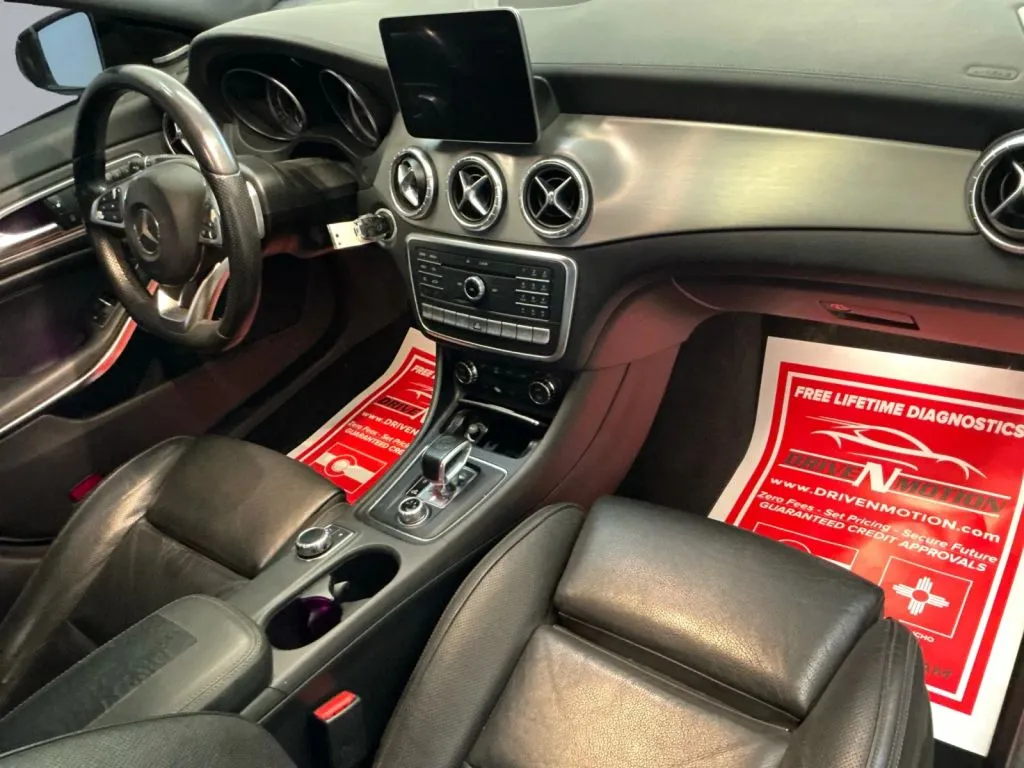 Mercedes-Benz CLA photo 17