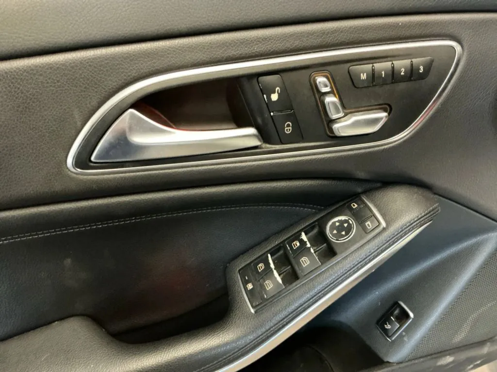Mercedes-Benz CLA photo 11
