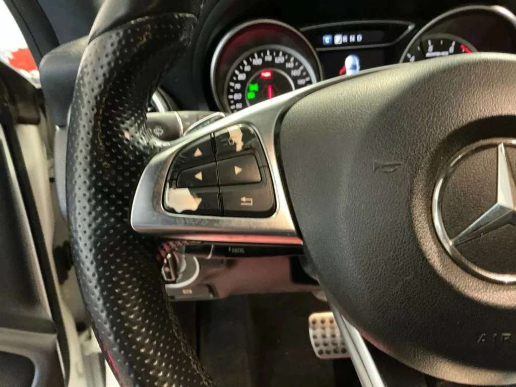 Mercedes-Benz CLA photo 23