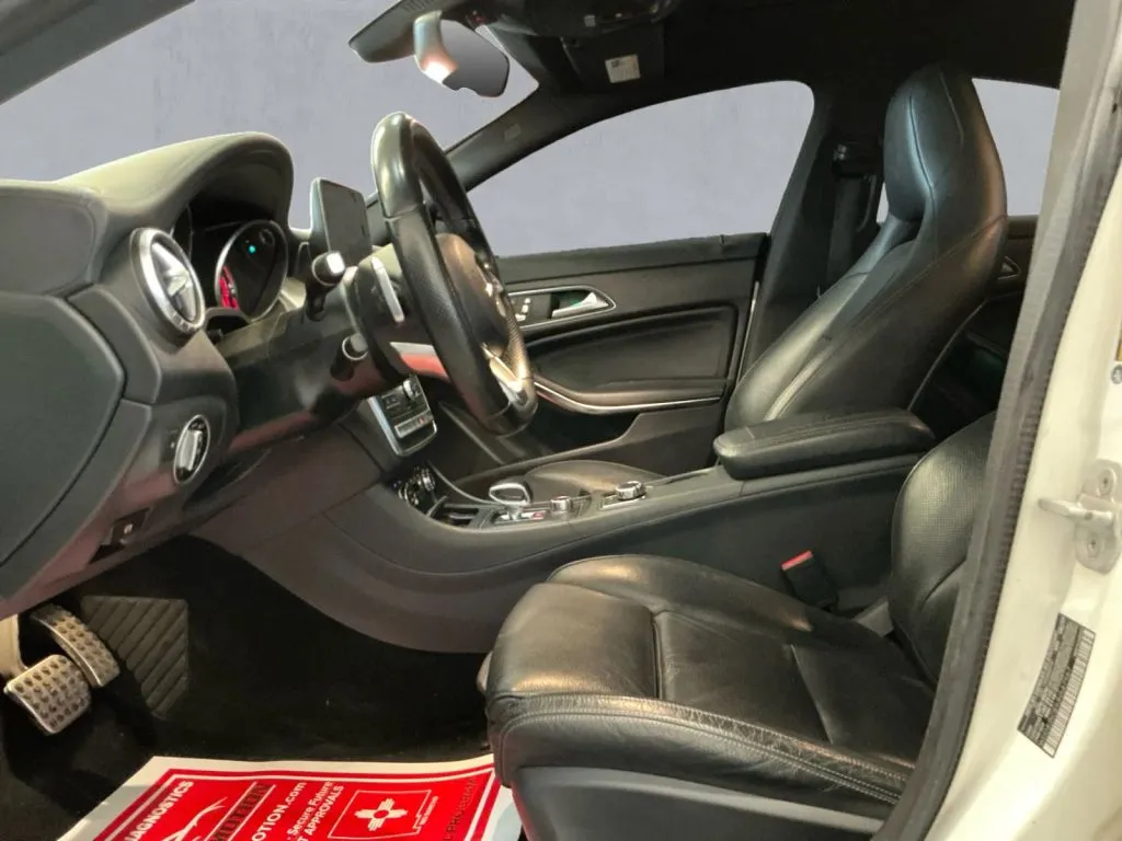 Mercedes-Benz CLA photo 12