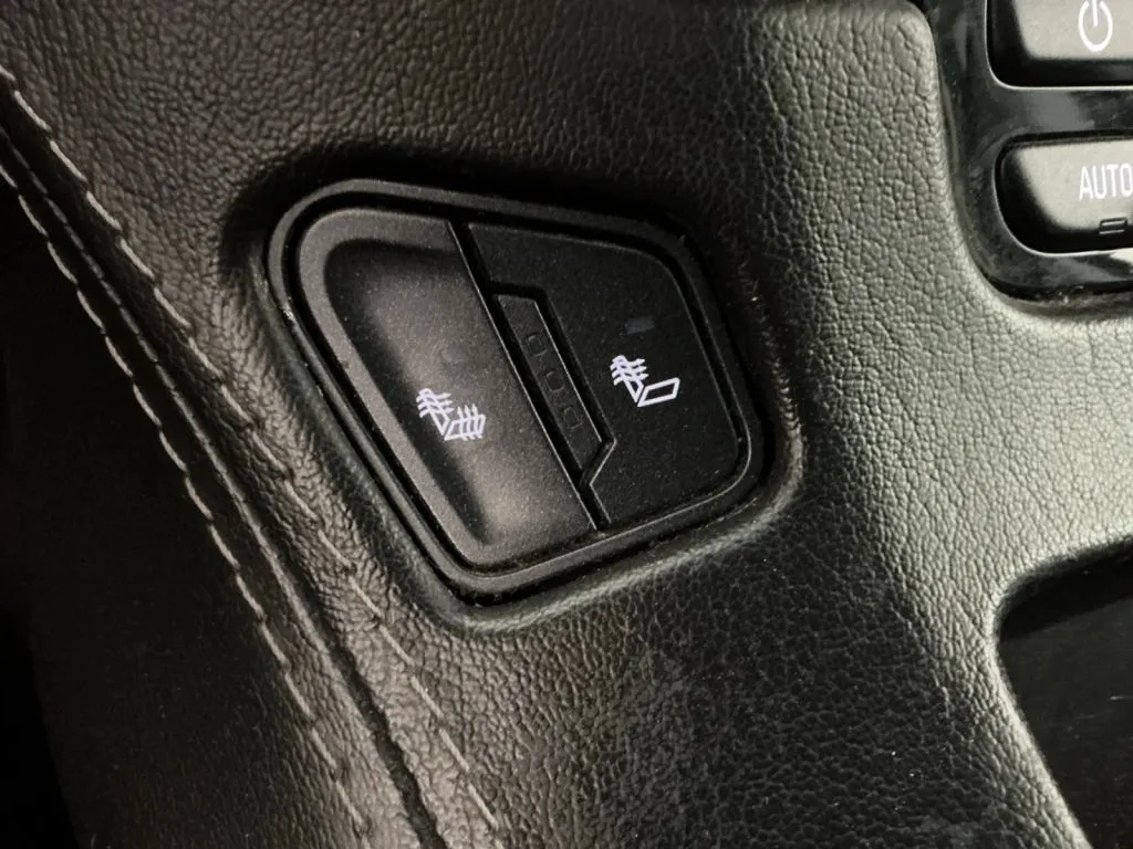Chevrolet Suburban photo 27