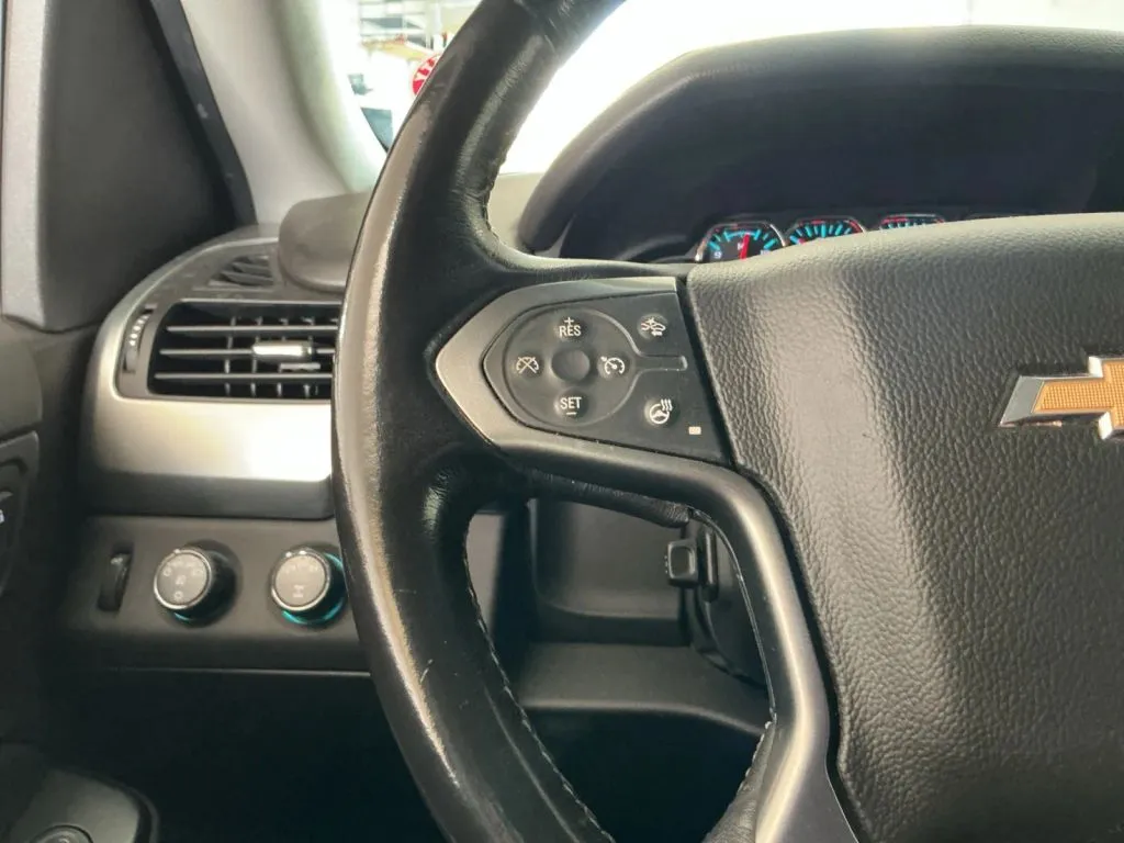 Chevrolet Suburban photo 22