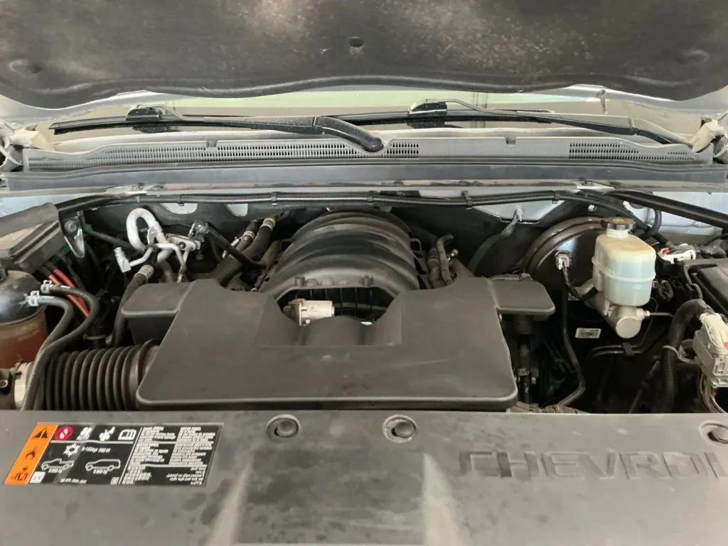 Chevrolet Suburban photo 18