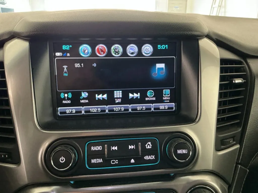 Chevrolet Suburban photo 24