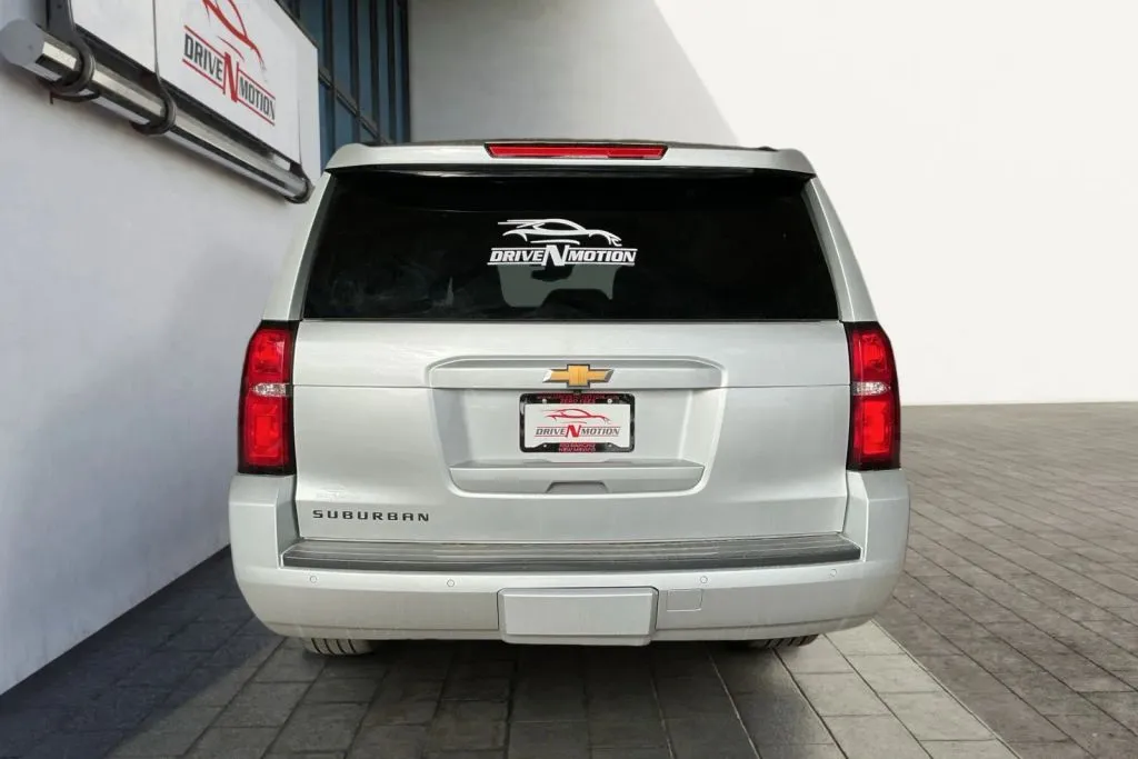 More photos of 2020 Chevrolet Suburban LT Sport Utility 4D at Drive N-Motion Rio Rancho, NM