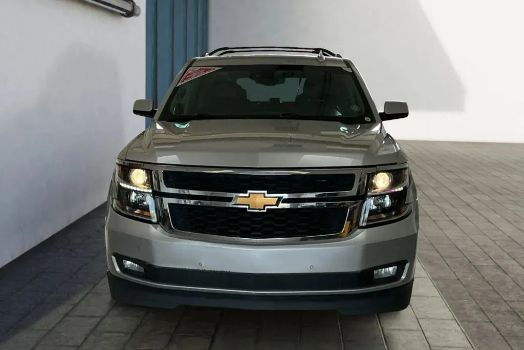 Chevrolet Suburban photo 6