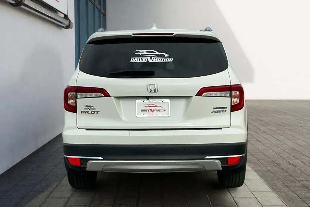 More photos of 2019 Honda Pilot Touring Sport Utility 4D at Drive N-Motion Rio Rancho, NM