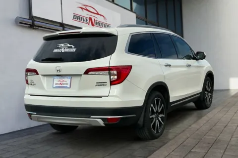 More photos of 2019 Honda Pilot Touring Sport Utility 4D at Drive N-Motion Rio Rancho, NM