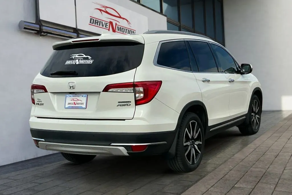 More photos of 2019 Honda Pilot Touring Sport Utility 4D at Drive N-Motion Rio Rancho, NM