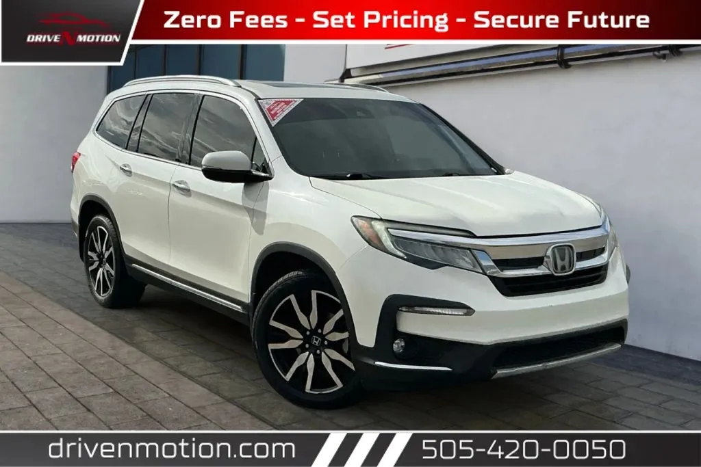 White 2019 Honda Pilot Touring Sport Utility 4D for sale in Rio Rancho, NM
