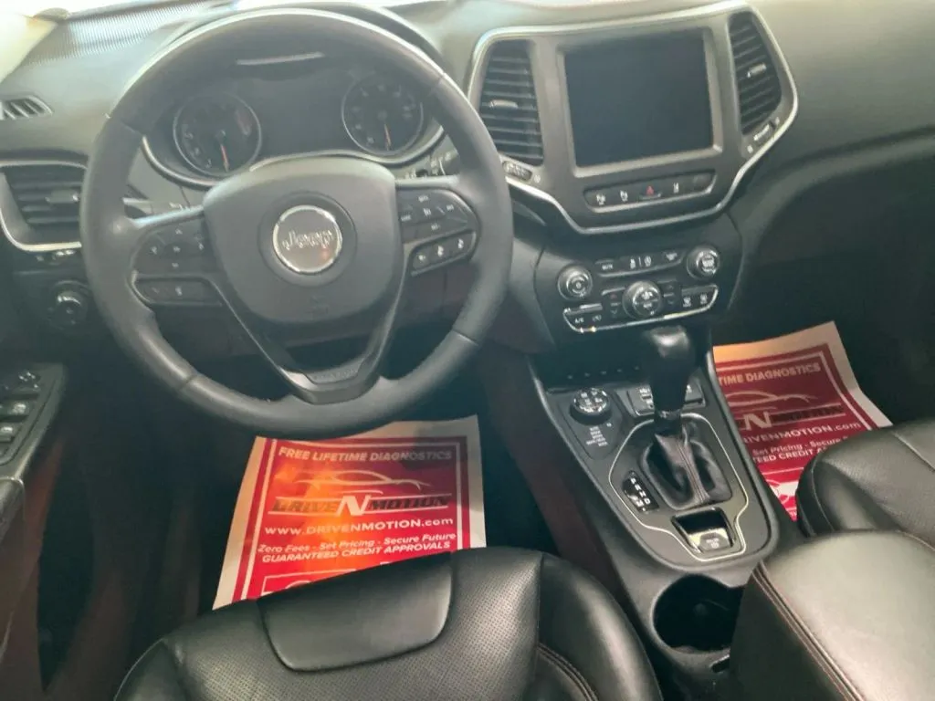 Jeep Cherokee photo 16