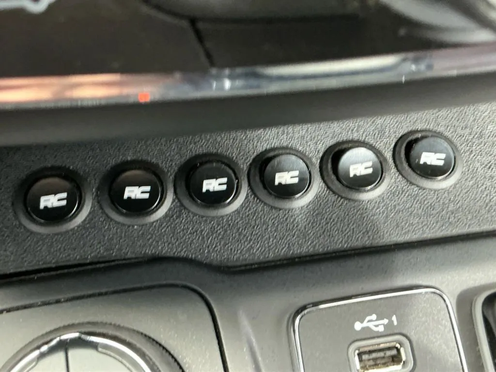 Jeep Cherokee photo 17