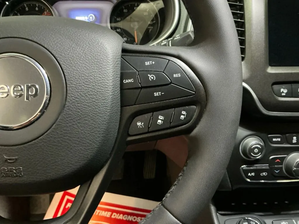 Jeep Cherokee photo 29
