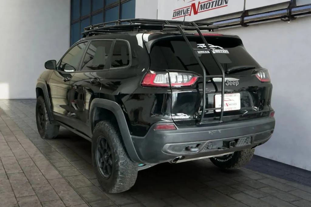 Jeep Cherokee photo 6