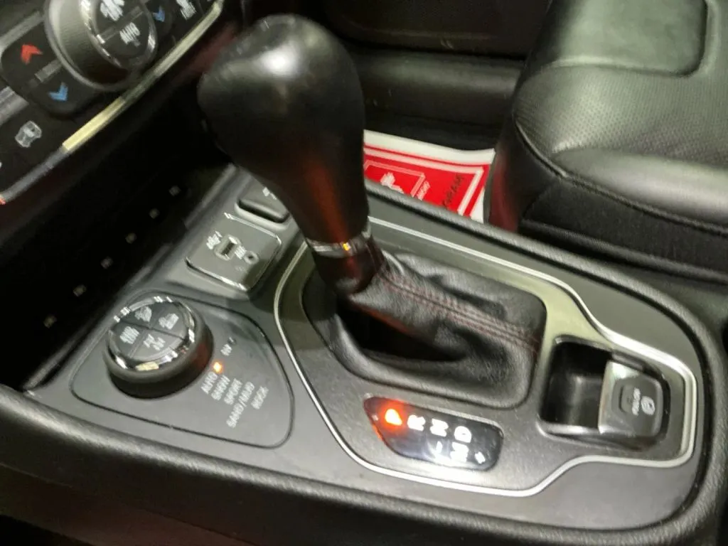 Jeep Cherokee photo 35