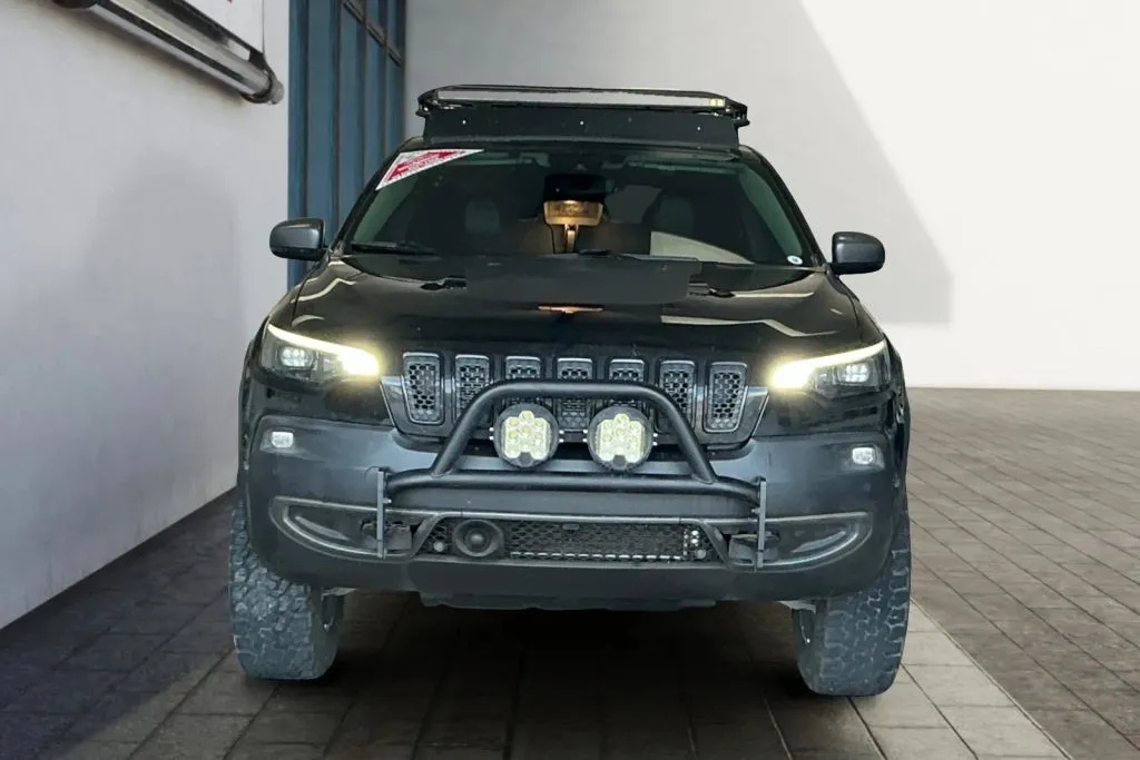 Jeep Cherokee photo 8