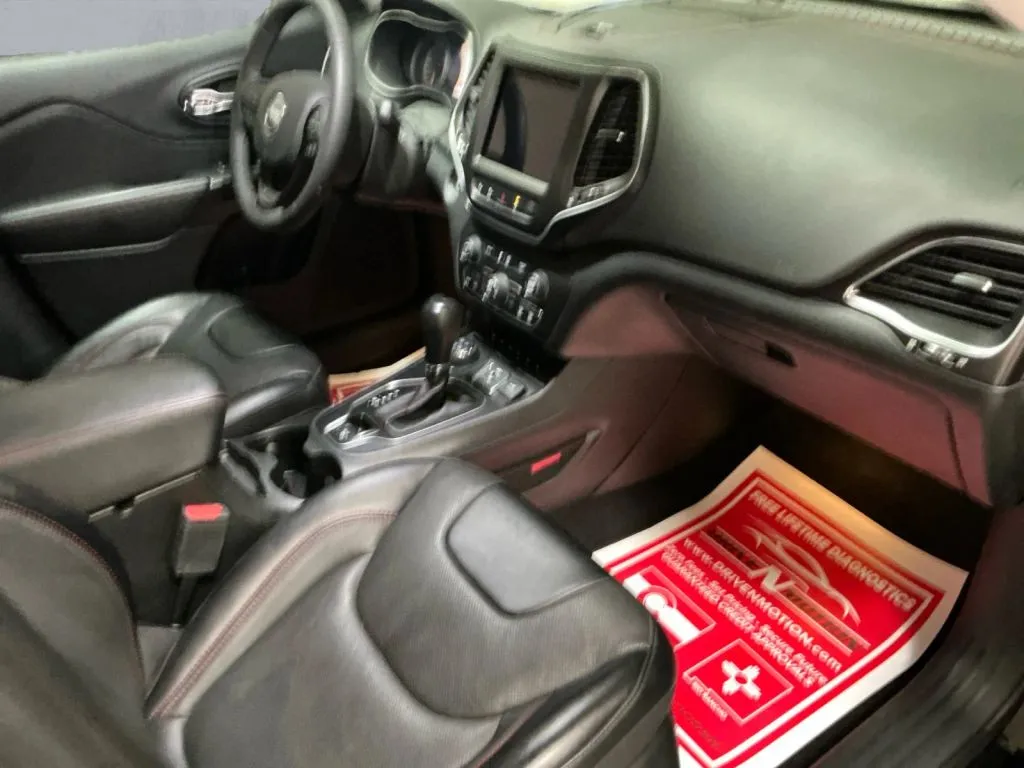 Jeep Cherokee photo 21