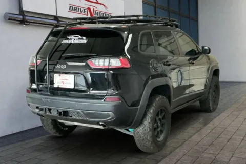 More photos of 2021 Jeep Cherokee TrailHawk Sport Utility 4D at Drive N-Motion Rio Rancho, NM