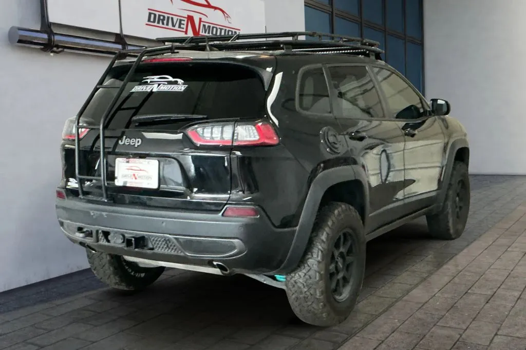 More photos of 2021 Jeep Cherokee TrailHawk Sport Utility 4D at Drive N-Motion Rio Rancho, NM