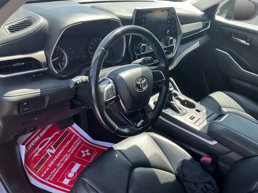 Toyota Highlander photo 12