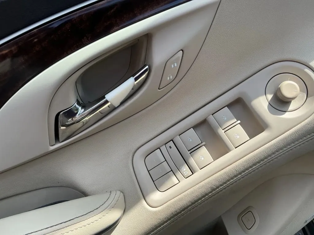 Buick LaCrosse photo 11