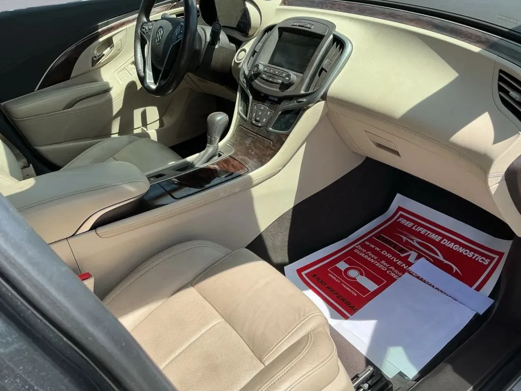 Buick LaCrosse photo 19