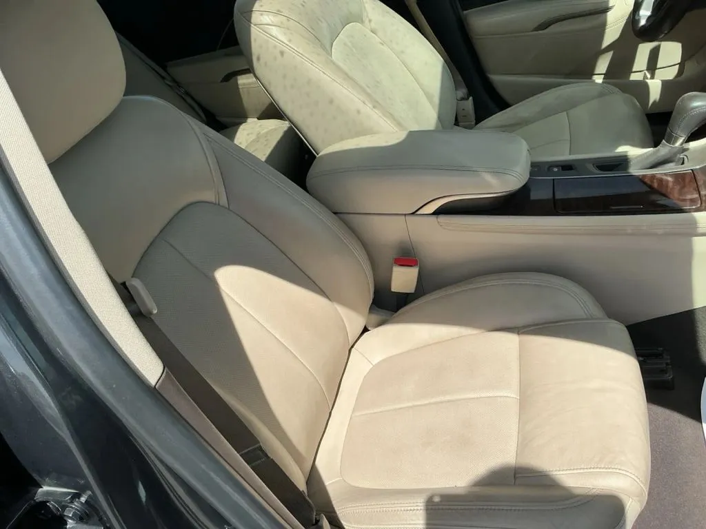 Buick LaCrosse photo 21