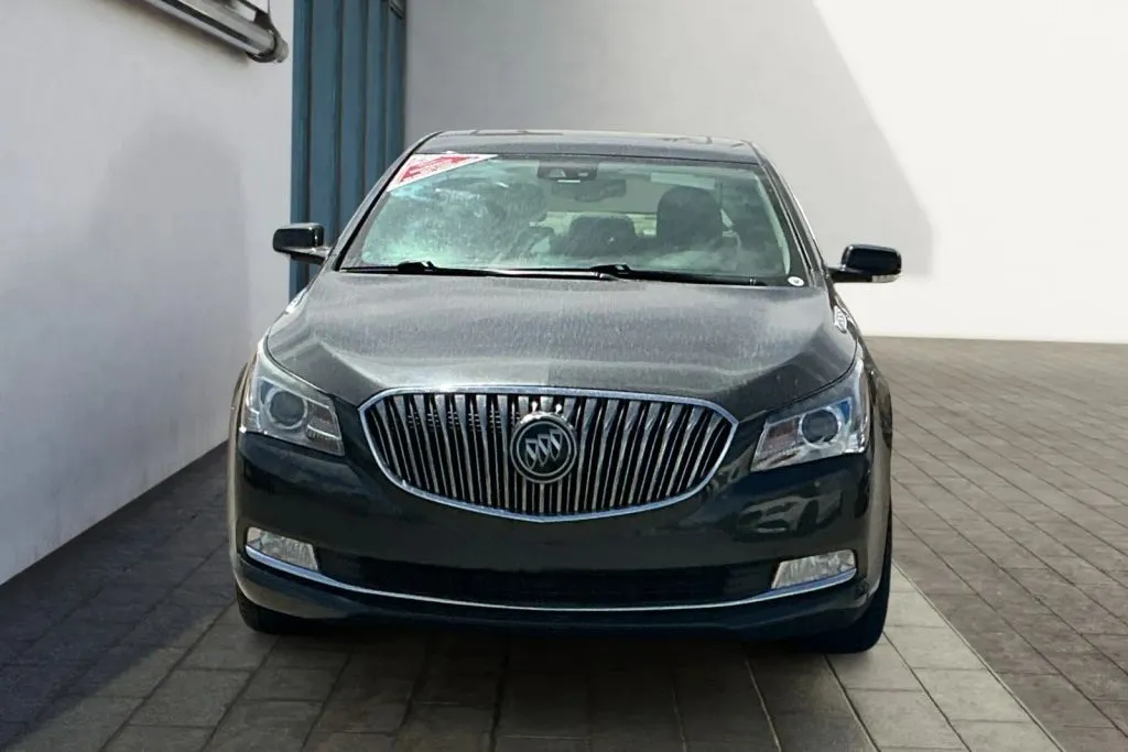 Buick LaCrosse photo 8