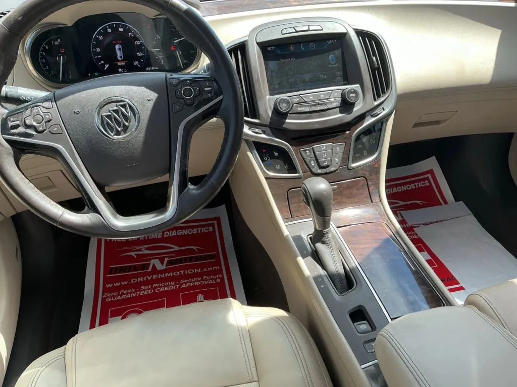 Buick LaCrosse photo 16