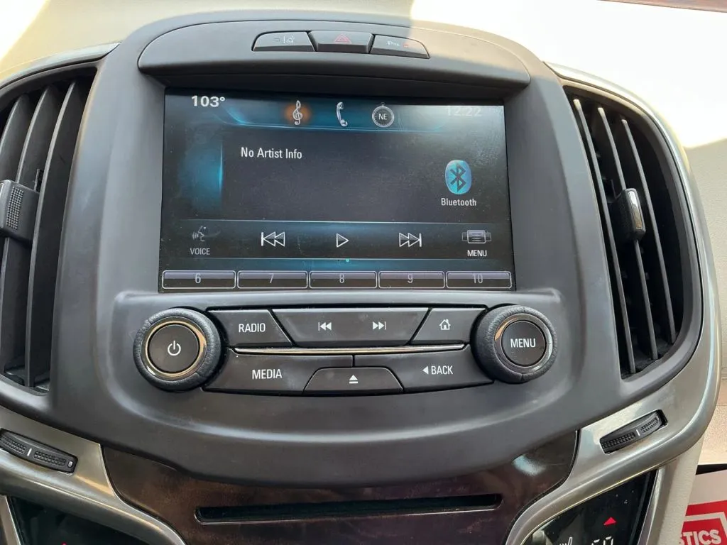 Buick LaCrosse photo 29
