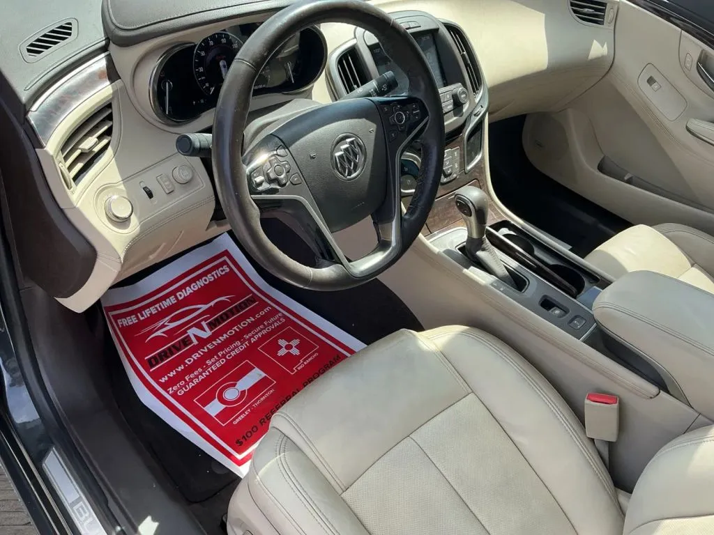 Buick LaCrosse photo 13