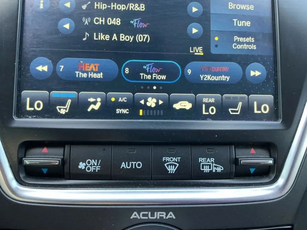 Acura MDX photo 35