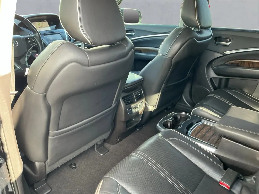 Acura MDX photo 15