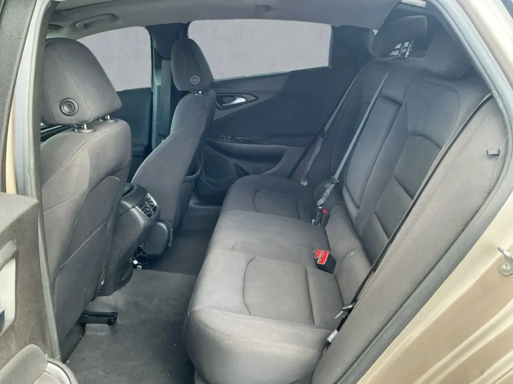 Chevrolet Malibu photo 14