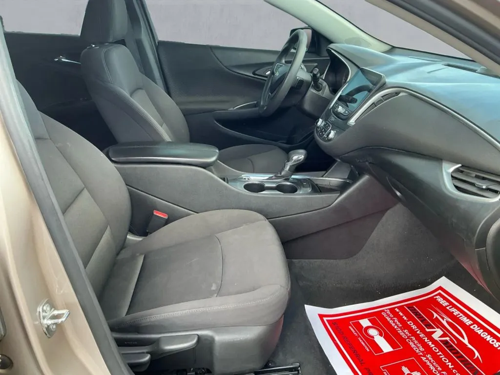 Chevrolet Malibu photo 21