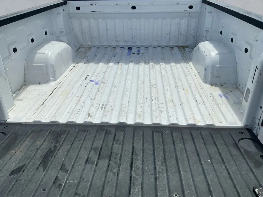 Chevrolet Silverado photo 17