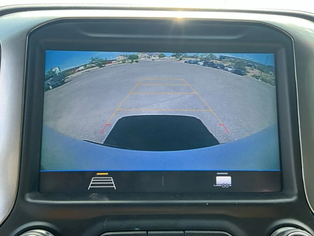 Chevrolet Silverado photo 23
