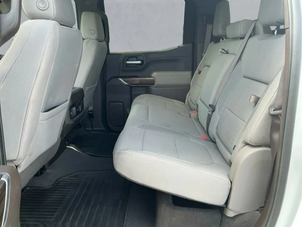 Chevrolet Silverado photo 11