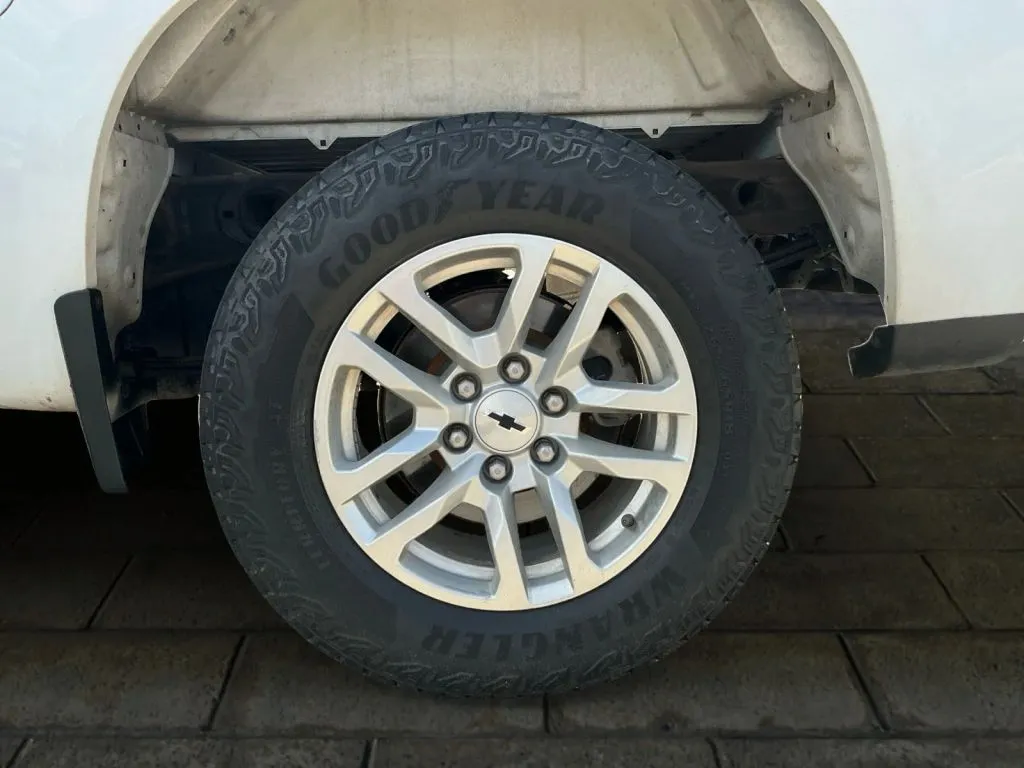 Chevrolet Silverado photo 15
