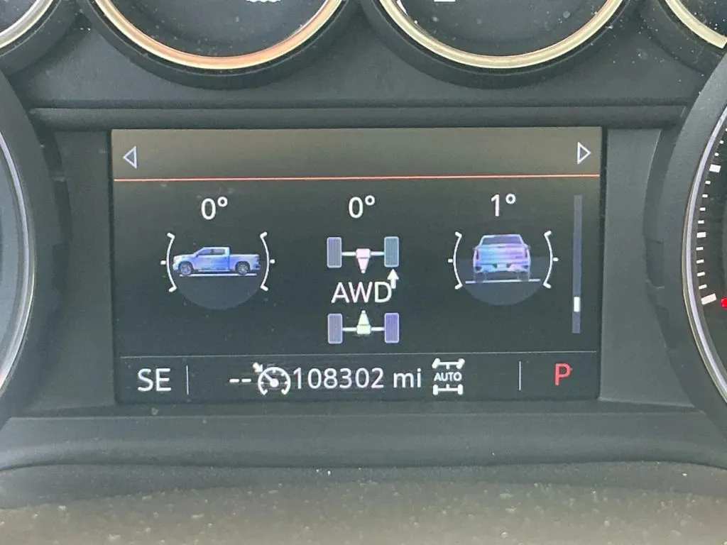 Chevrolet Silverado photo 22